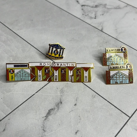 Jewelry - Vintage French E. LeClerc Interlocking Goldtone Lapel Pins - Set of 7 Pins